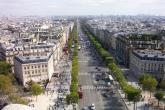 Ulice des Champs Elysées, pohled z Vítězného oblouku [nové okno]