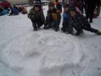 Žáci 1. ročníku stavěli sněhuláky [nové okno]